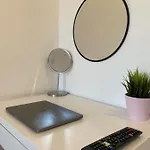 Appartement La Cle -climatisation - Parking Prive - Ideale - Professionnels - Familles - Amis Hyères