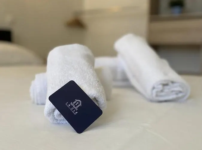 La Cle -climatisation - Parking Prive - Ideale - Professionnels - Familles - Amis Lejlighed Hyères